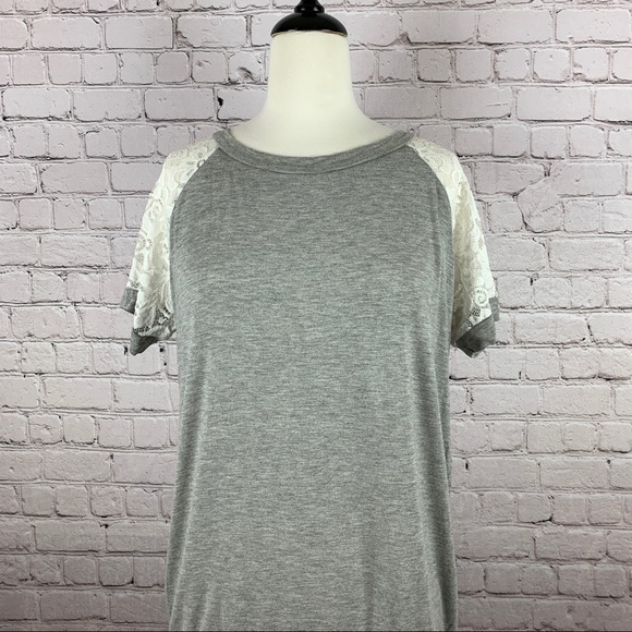 egs by éloges Gray & Ivory Cream Lace-Sleeve Tunic - Picture 4 of 7